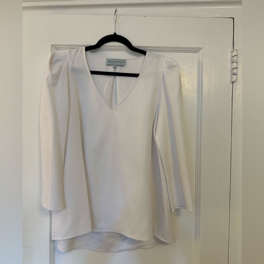 Brand New White 3/4-Sleeves Tuckernuck Blouse, Size M. - Picture 2 of 5